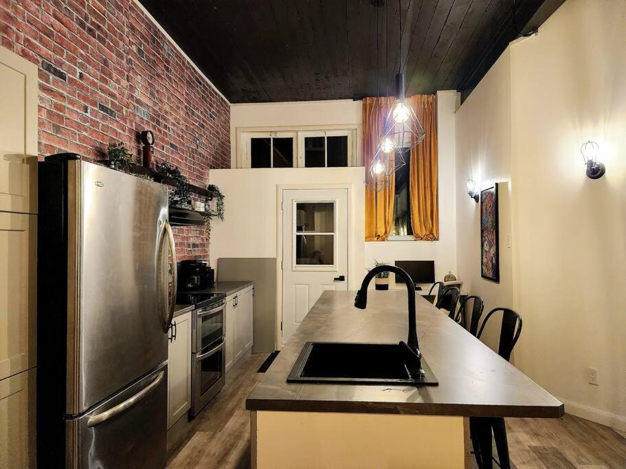 Loft Style Industriel-Centre-Ville+Parking Gratuit Ville de Québec Chambre photo